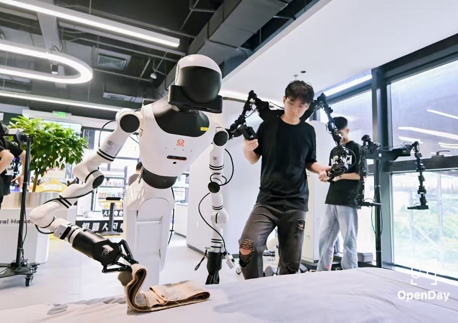 RealMan Unveils RealBOT Embodied Open Platform at IROS 2025