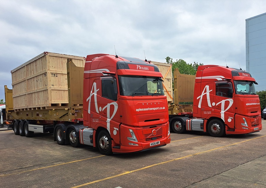 https://itsupplychain.com/wp-content/uploads/2026/08/2140826-A-Plessas-Transport-expands-Krone-fleet-with-further-container-equipment-investment1-002-900x635-1.jpg