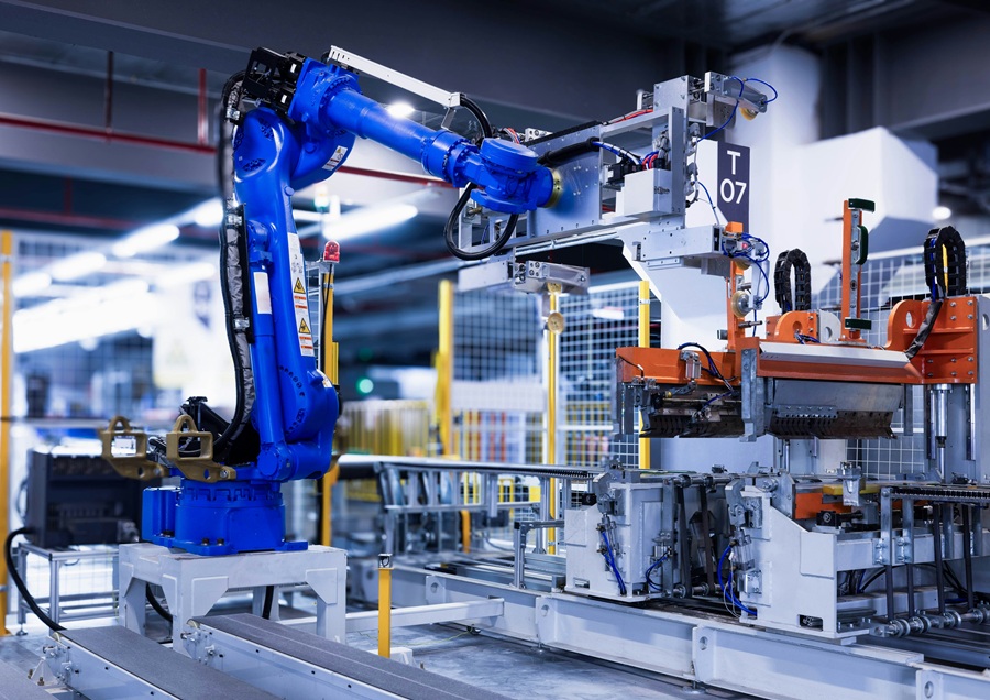 https://itsupplychain.com/wp-content/uploads/2026/09/GARTNER-FORECASTS-80-OF-FRONTLINE-WORKERS-WILL-WORK-ALONGSIDE-PHYSICAL-AI-BY-2030-900-x-636.jpg