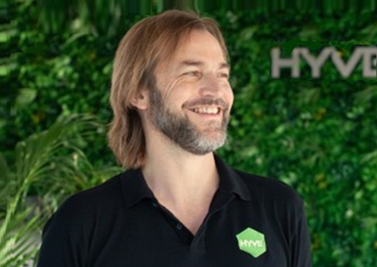 https://itsupplychain.com/wp-content/uploads/2026/10/Jon-Lucas-Director-at-Hyve-763-x-540-900-x-636.jpg