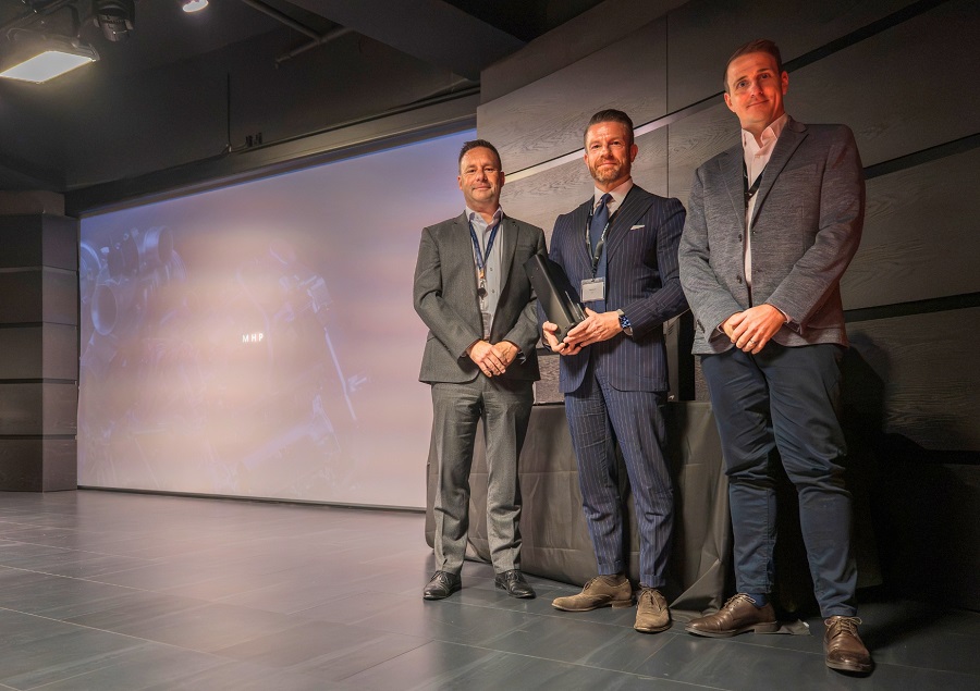 https://itsupplychain.com/wp-content/uploads/2026/10/McLarenAwardPresentationFinal-900x635-1.jpg