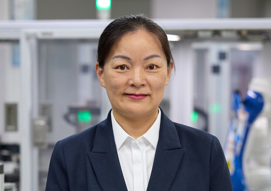 https://itsupplychain.com/wp-content/uploads/2026/10/Selina-Lee-VP-of-SCM-at-Ryder-Industries-900-x-636-1.jpg